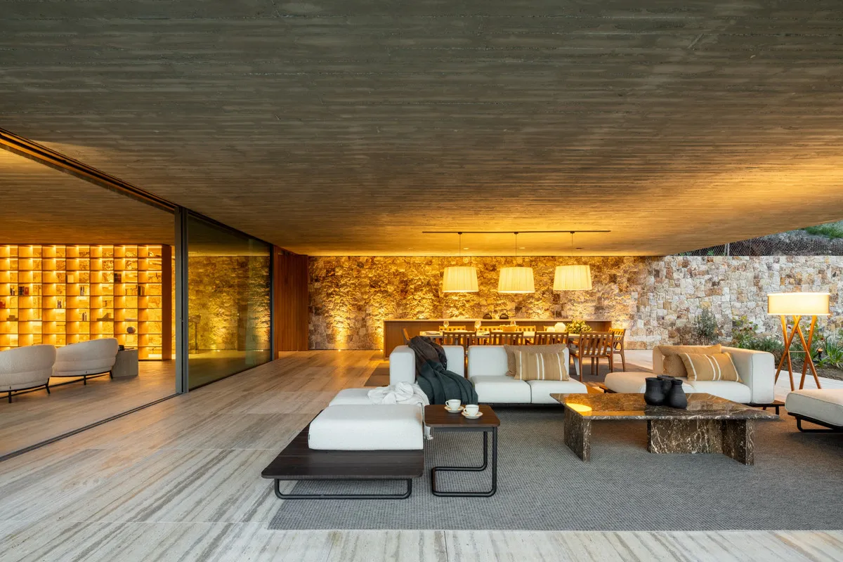 12c17550-cb35-4986-8844-0b2a923bc5a6