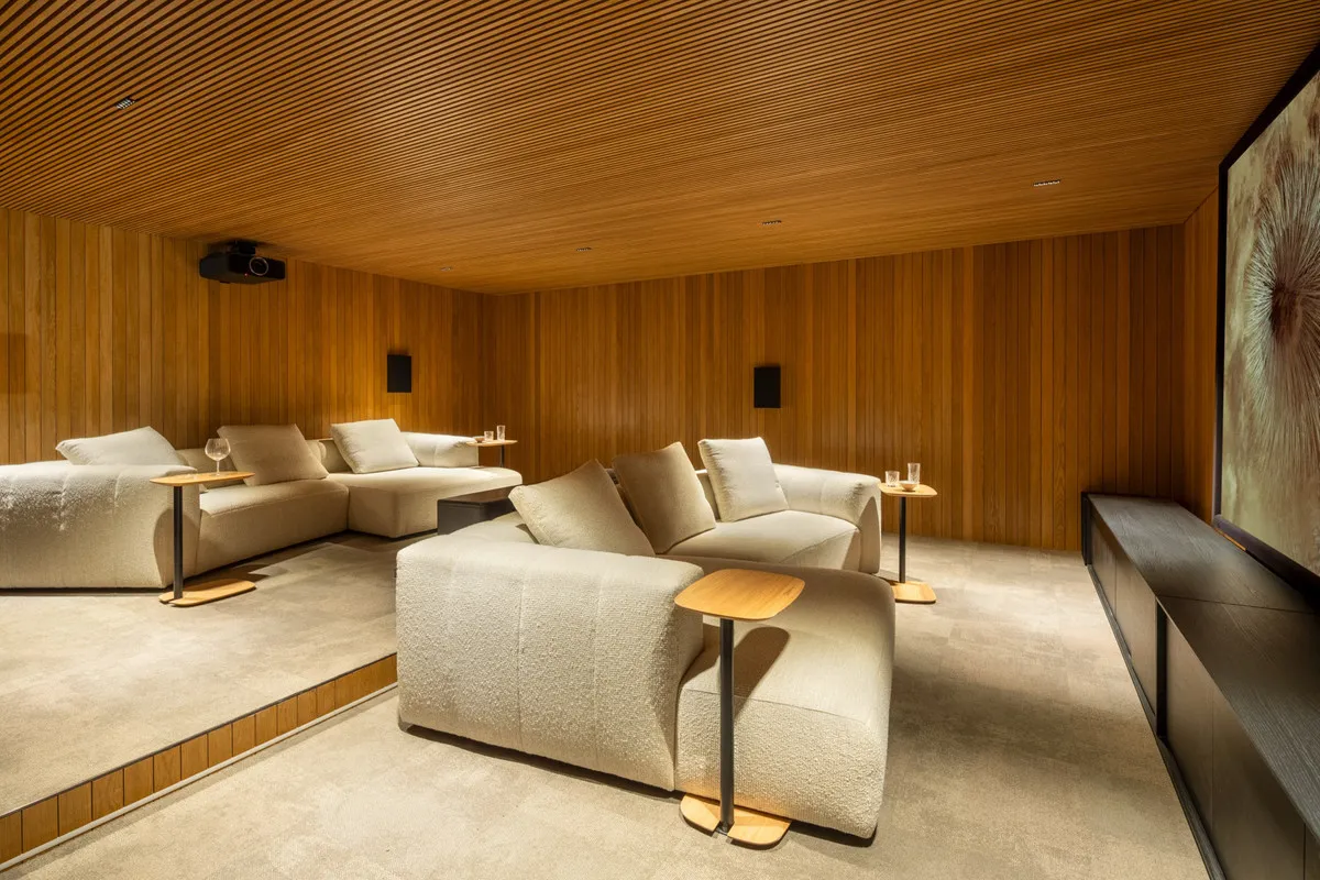 fe0261dc-489a-4387-8afe-217b1795ef9c