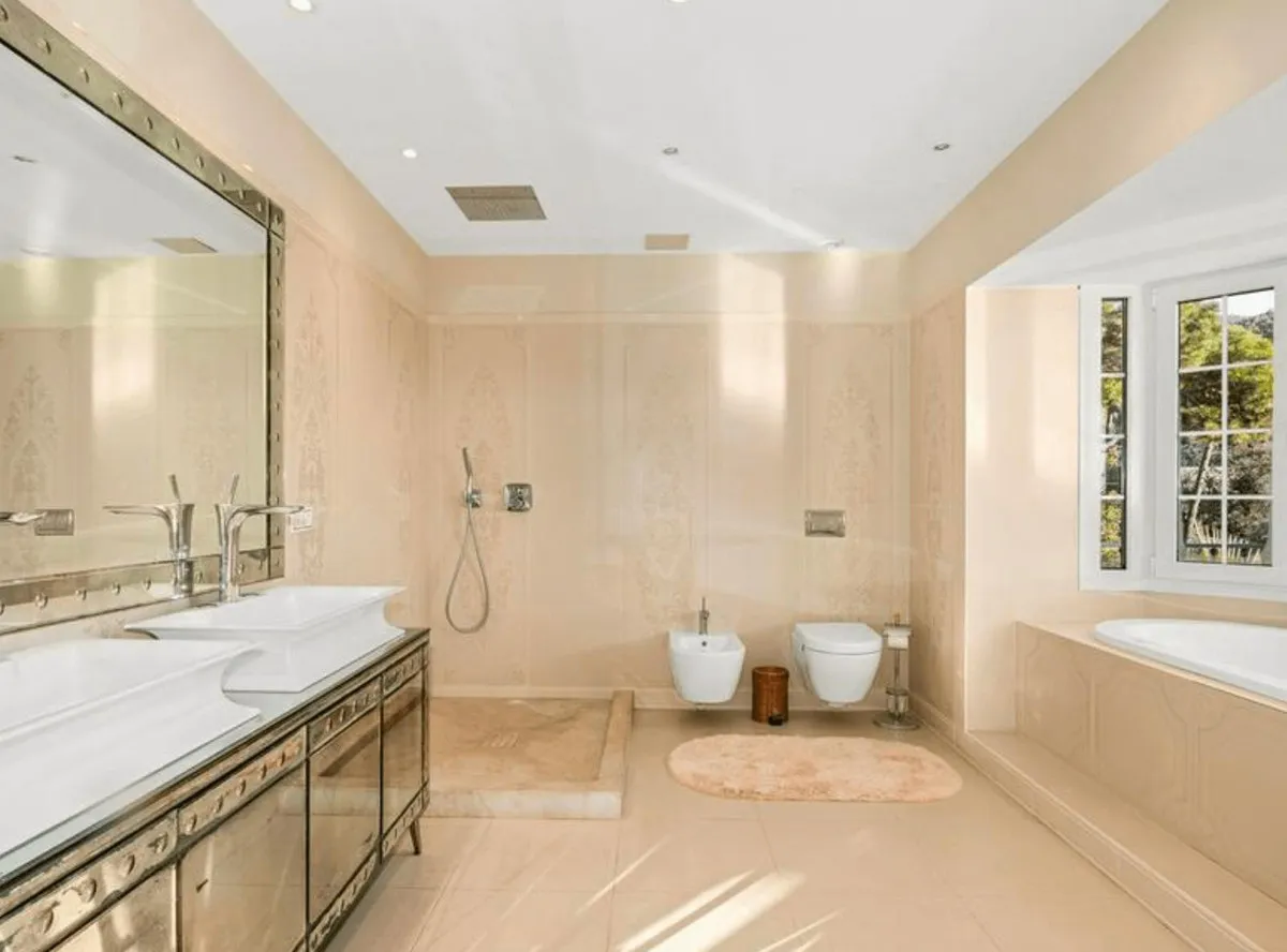 526285c8-f661-49ad-a6a8-9918872a4774