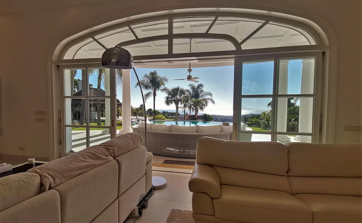 5e3915e9-87c6-4af8-9c19-cf429b9dfa38