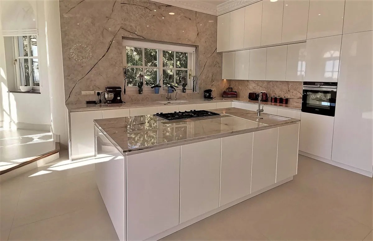 e16accd7-685e-49b3-97b6-63555183901b