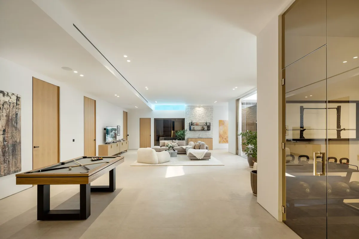 08b84b65-4392-4f3f-8d54-13e152bd7c6a