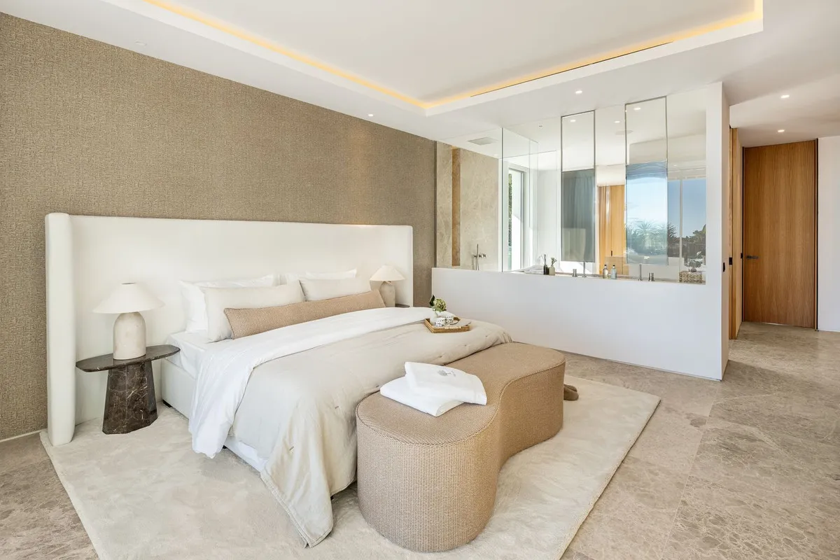 6e0af81f-f744-456c-ae08-f4e0b284cbac