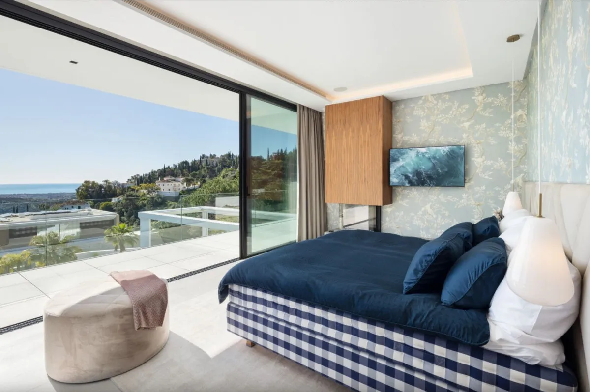 e9b9d15a-30c5-4d9f-8113-34915b6d42d2