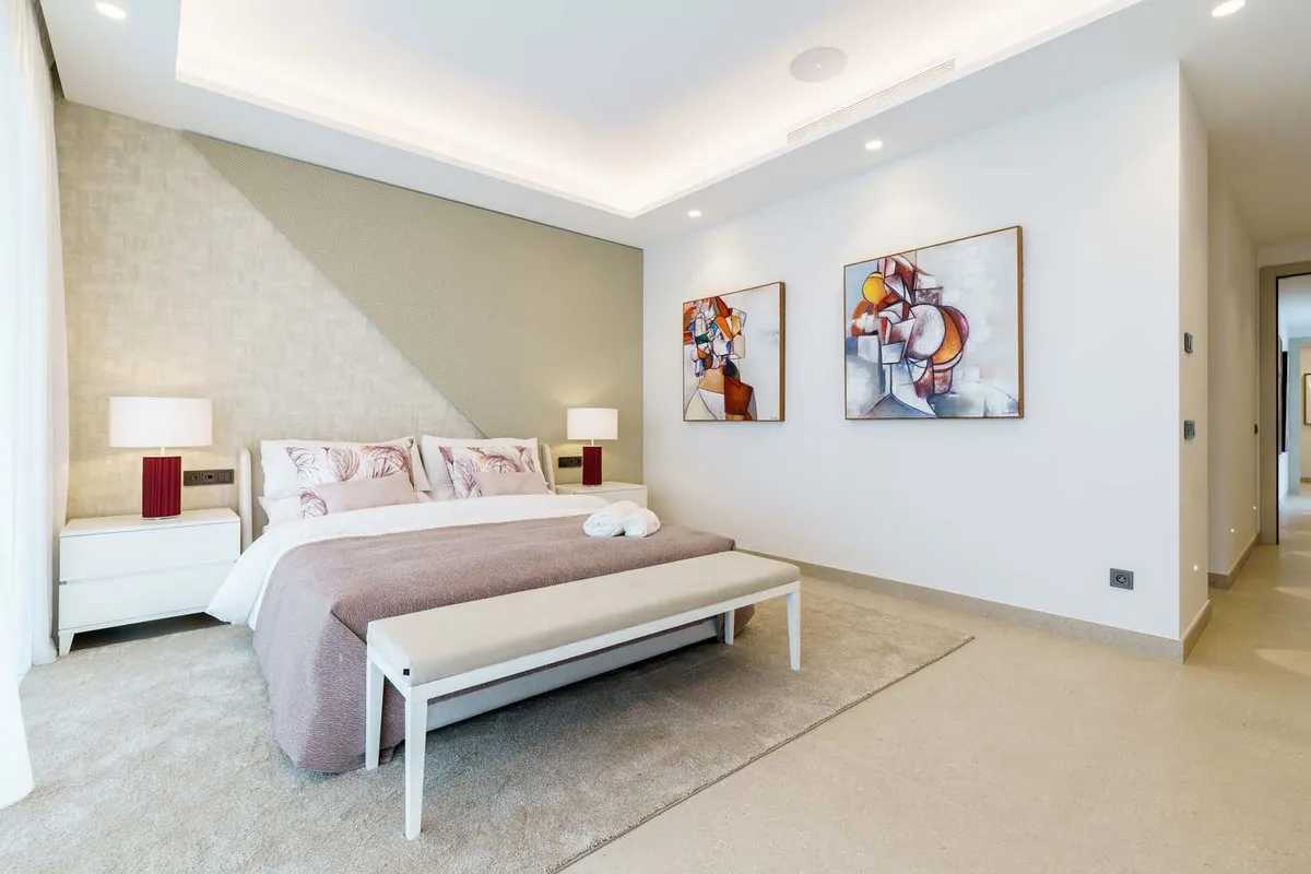 f3869235-f8b9-4045-8566-97739bc4953c