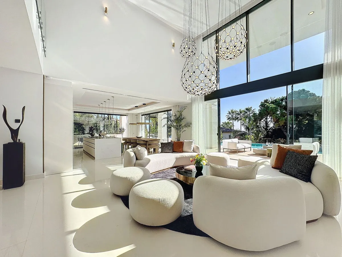 2caee357-03c9-4943-b3e2-ff8e06470a53