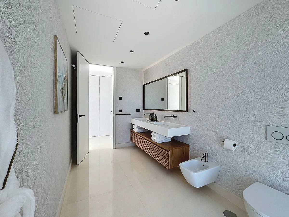 35bdd6d0-c5af-4f38-911a-4f09843df581