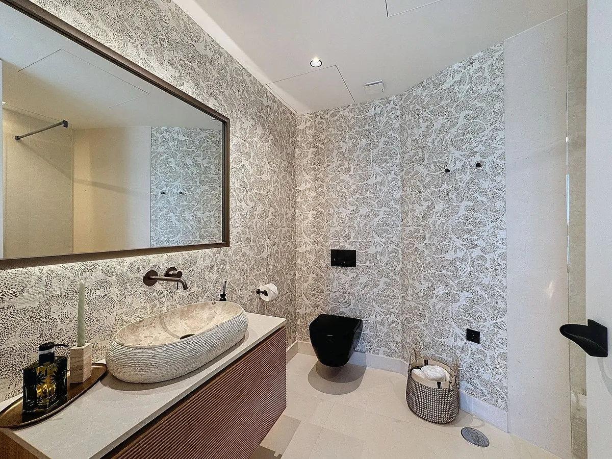 3c369b6e-17ee-490d-9a58-e9653d5aa0f9