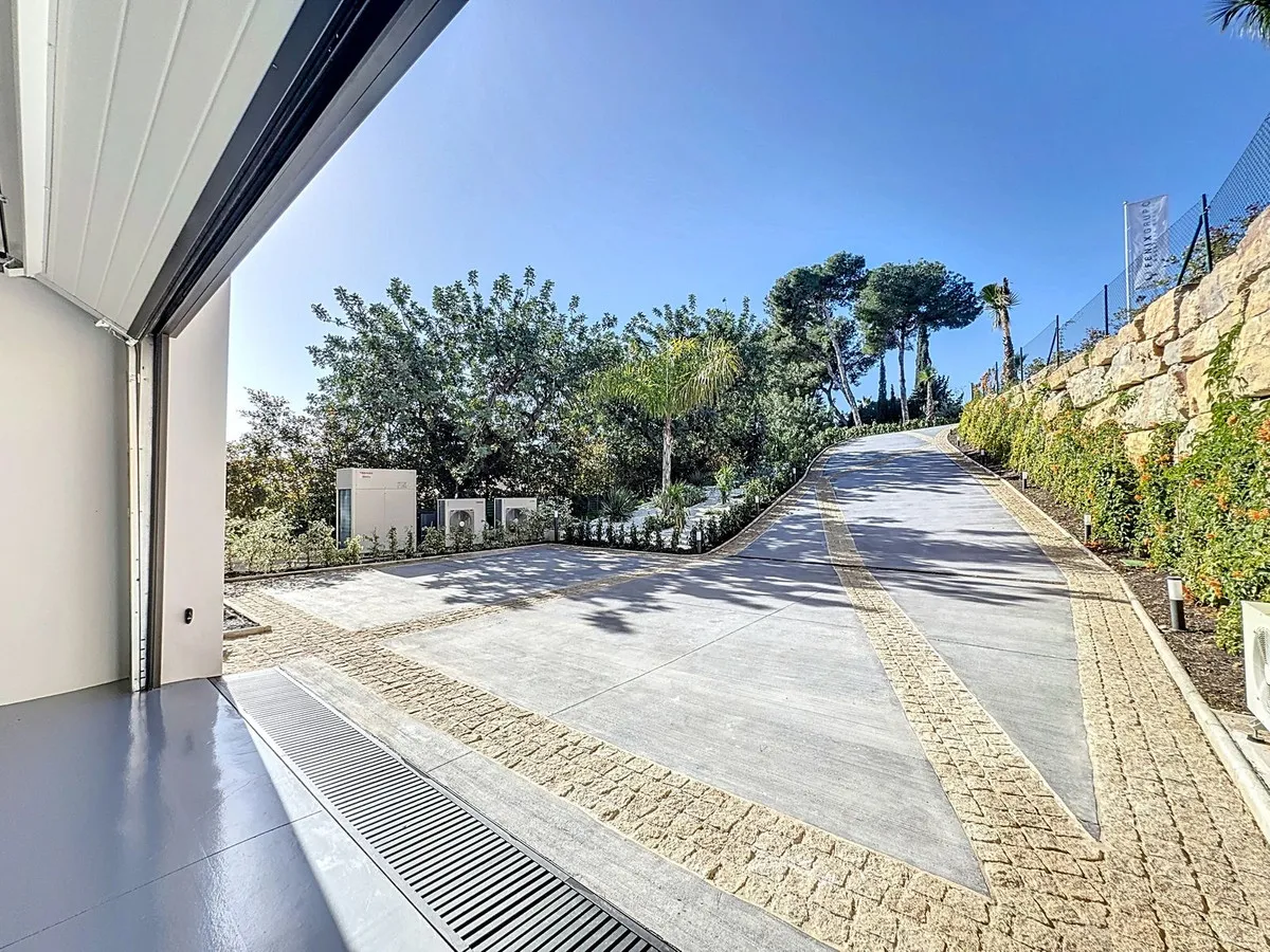 42352154-28d6-4284-bdca-85075dfac3cb