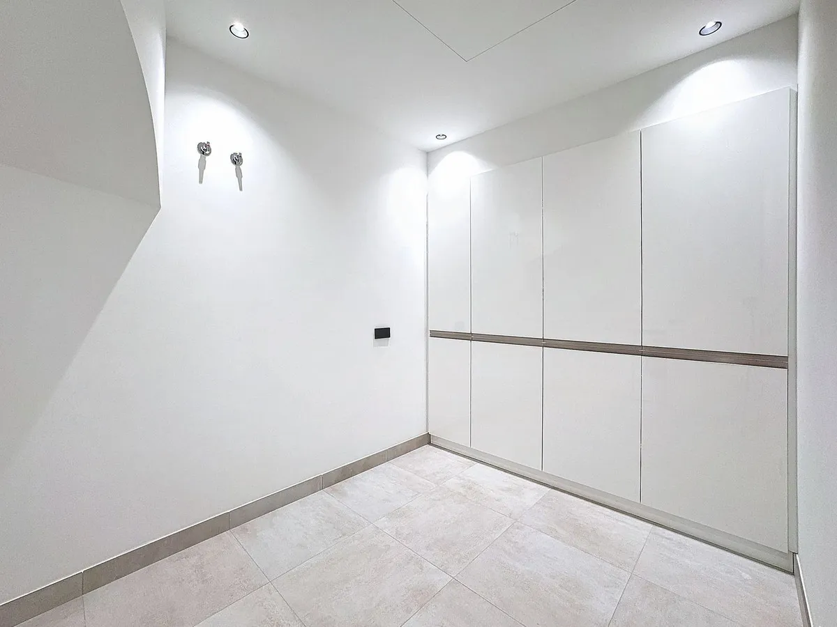 90b36e5a-29a9-406c-8d19-14220d922058