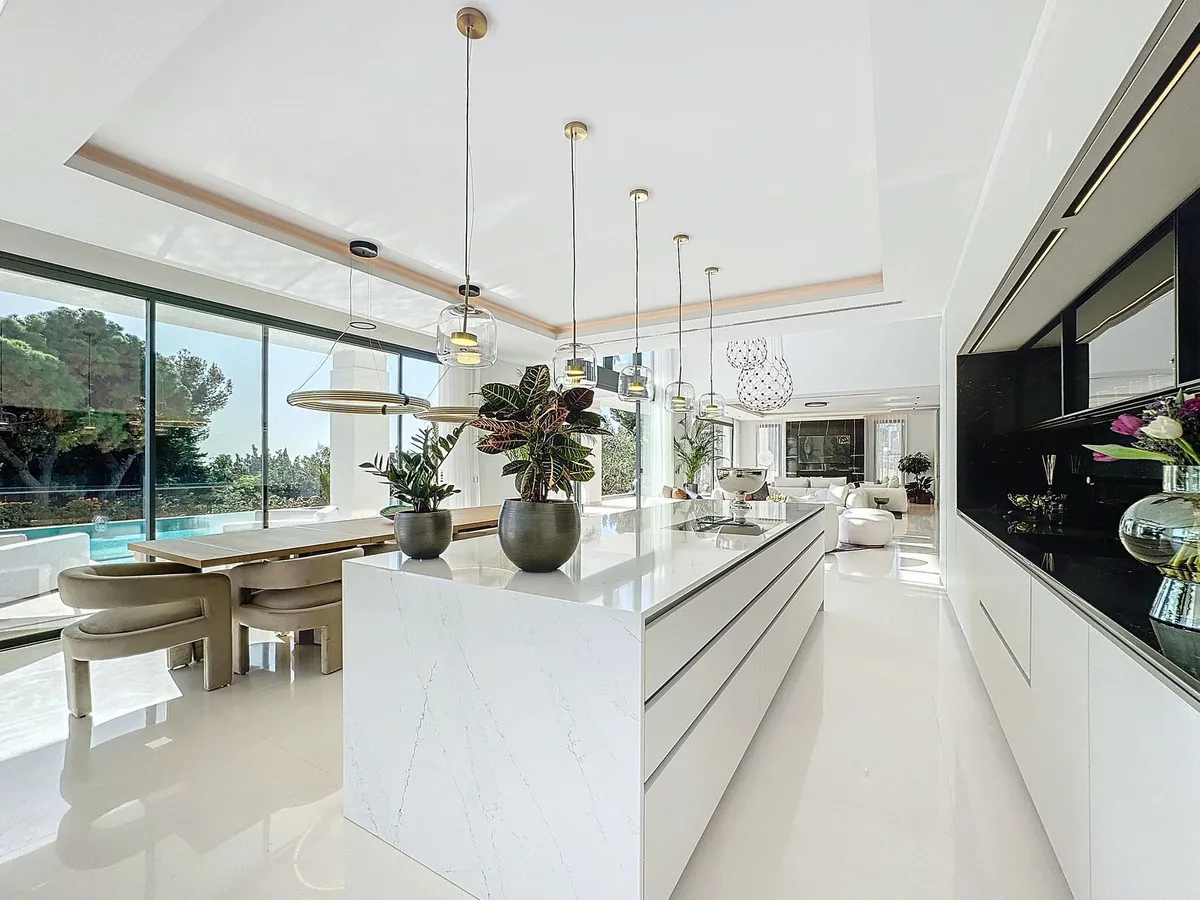 932af205-af64-4993-b276-9c31a23894dc