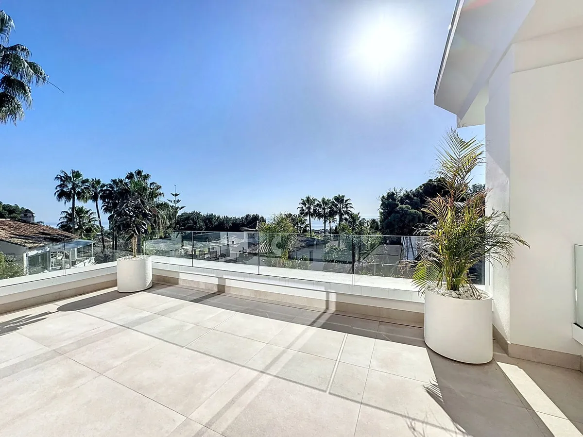 a418199c-e2f7-4cdb-8b1e-ddb863fda078