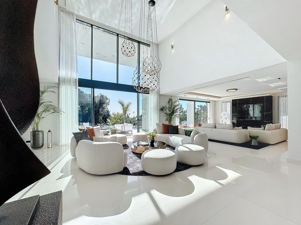 a66e9edb-7abd-44e1-853f-d86e92a12136