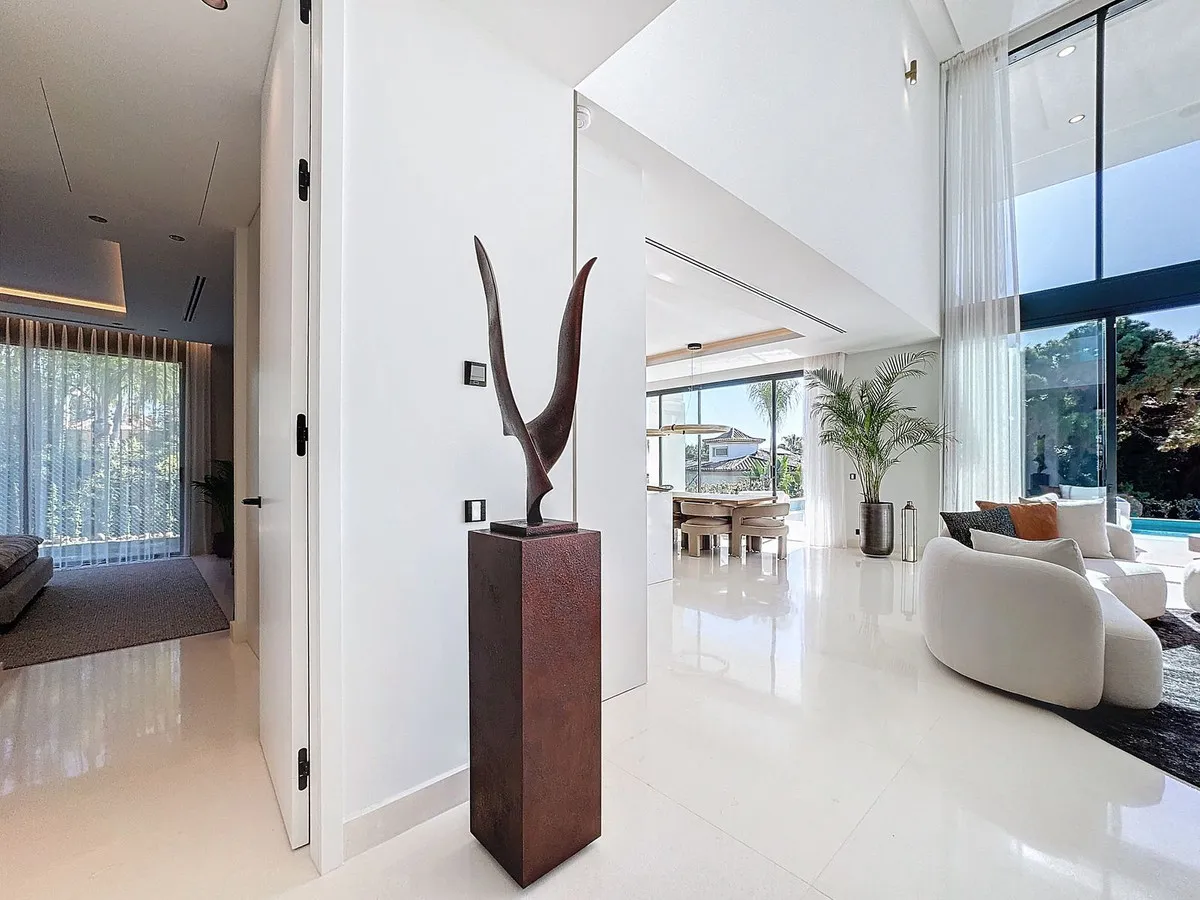 c9cb8725-378f-4190-8a9a-8b806cfa76ef