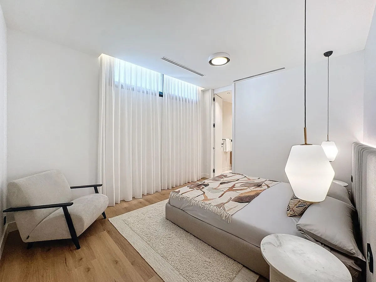 cc1f56a4-ed5f-49fc-a039-2bfd95f27596