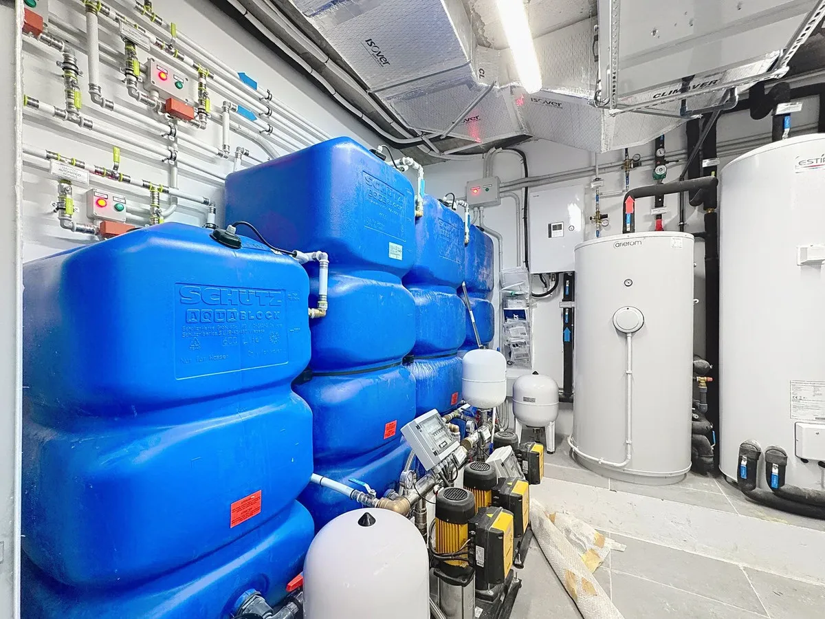 e49ce666-17bf-4d08-8359-d50175a904f1