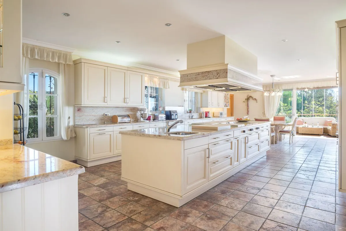 7a0cf143-15a9-4d6a-8e7f-a11aaa82253f