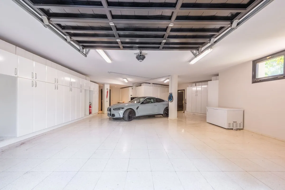 0c00bbe5-d122-49ff-9d72-7da569e77bd9