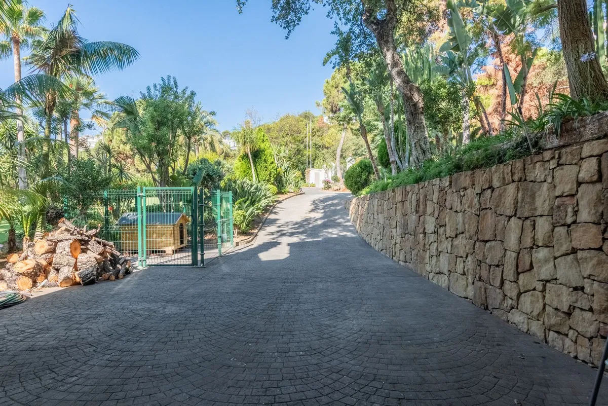 4b5dea8c-e0d4-433c-bf2a-cf3564731b7c