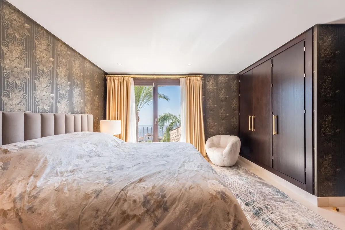 a0c0644f-e882-4367-b637-79ea804b4059