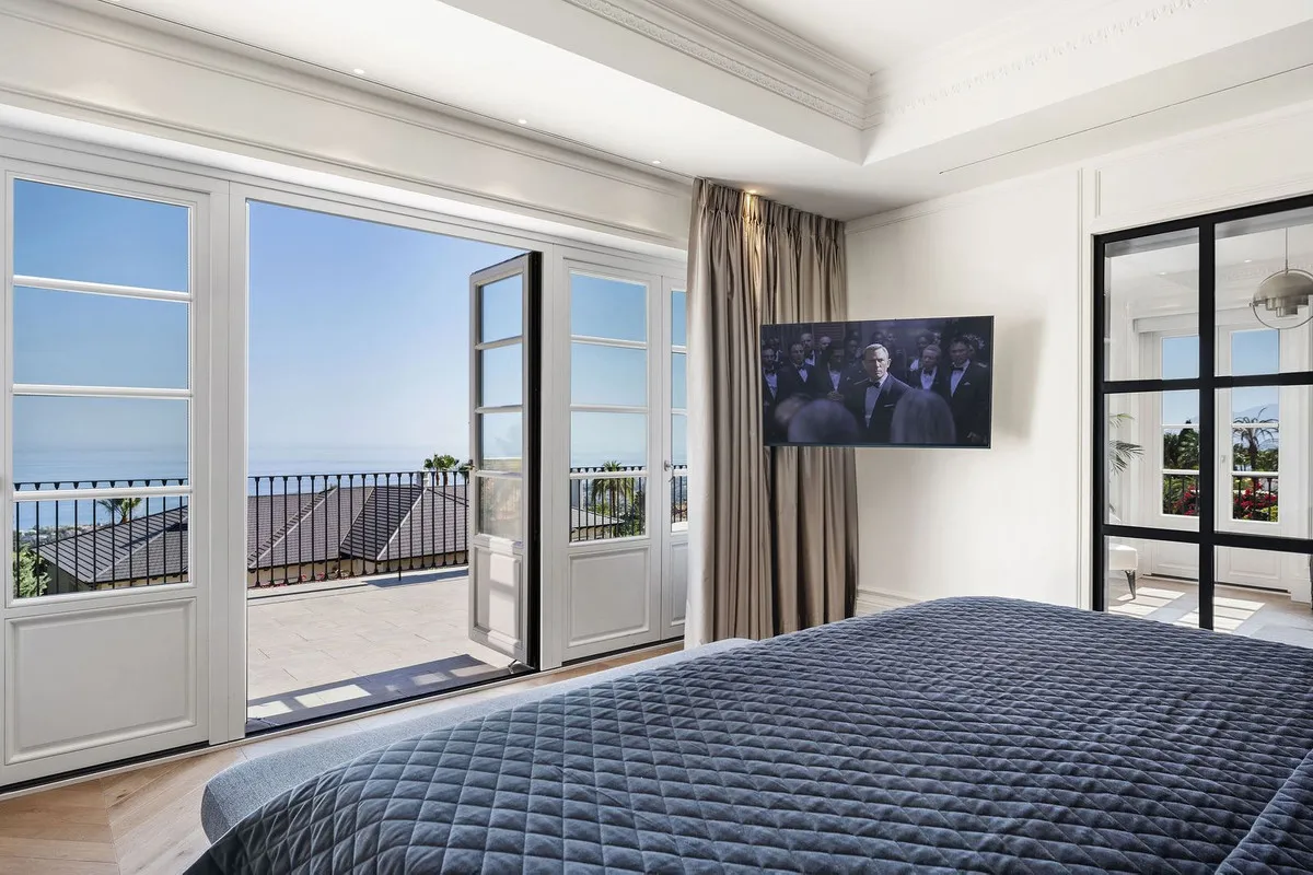 207c6acf-5955-46c4-9dba-1f4a750c5d47