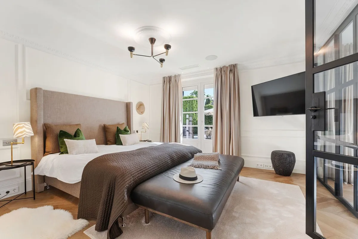 fb985ecc-6dd5-44eb-8ed7-d8cd687004bf