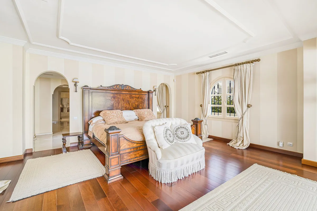 18fdcf7f-aca0-4ffe-9e7b-718c4c214b79