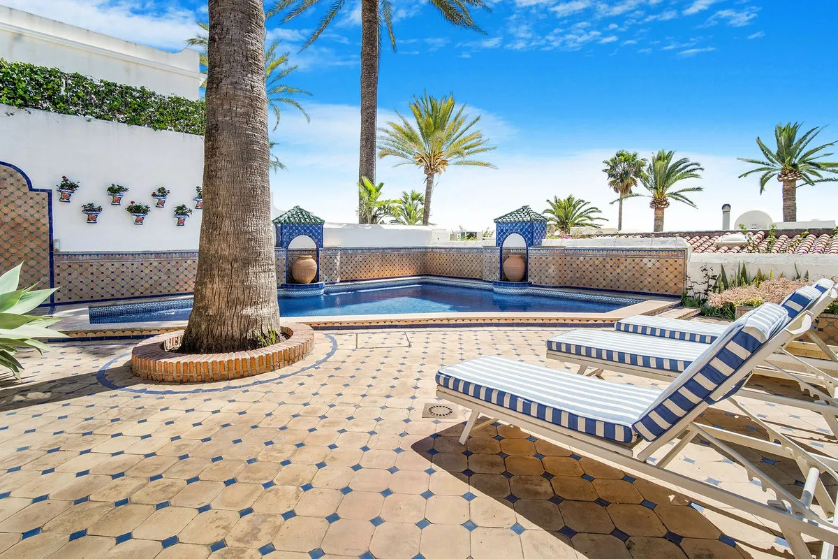 d2a36060-548d-4984-90a3-c2d33e24a7db