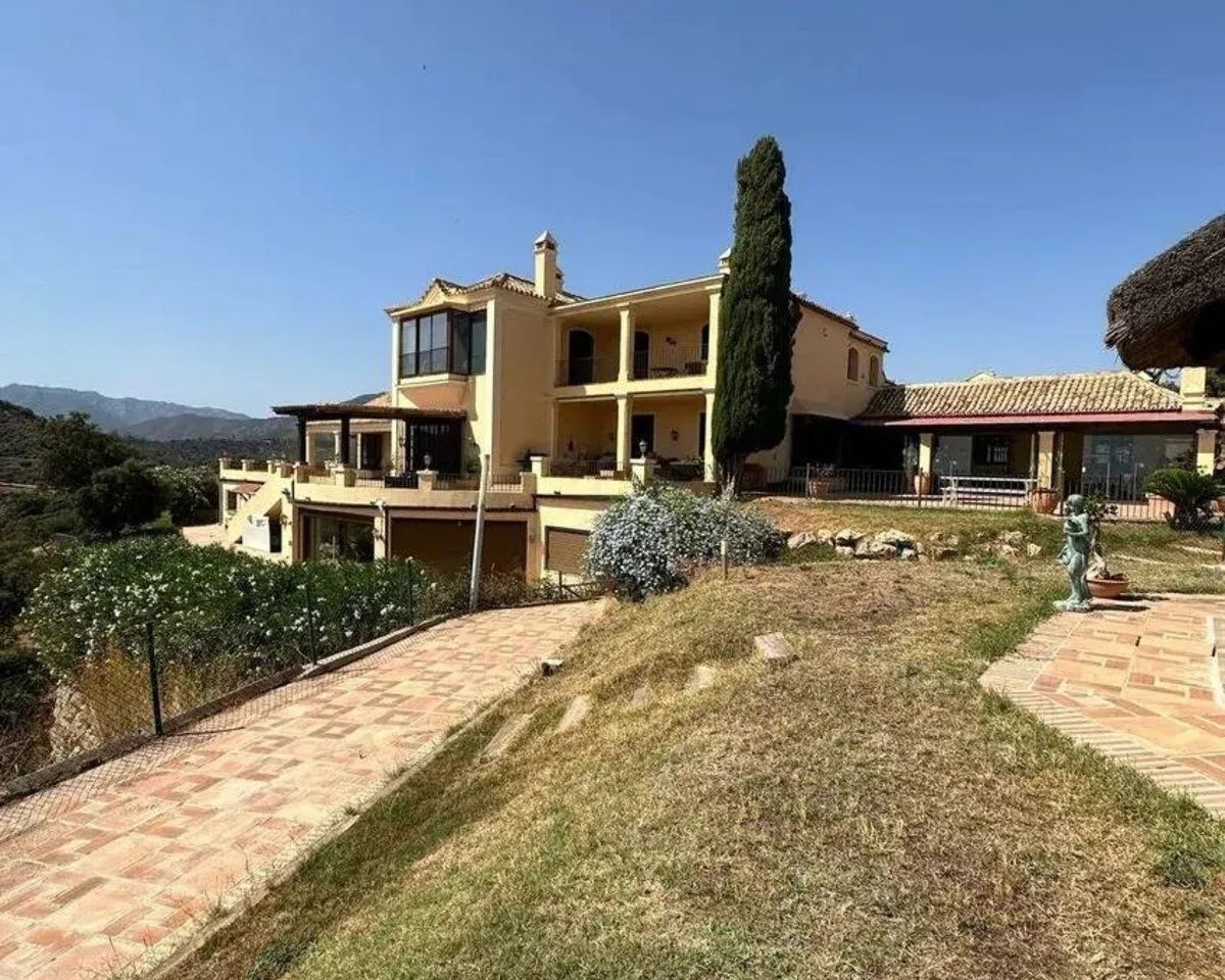 d2cb16c1-406c-4b67-ad58-2293ef8a8865