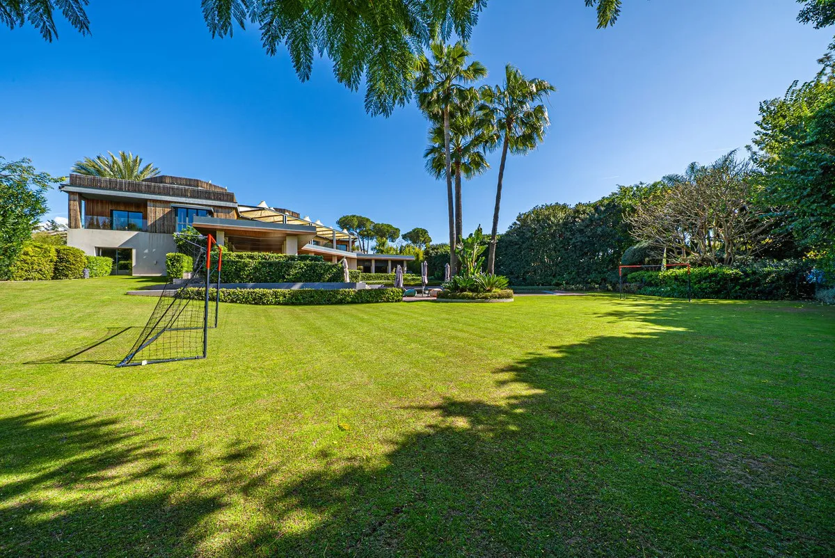 5902c2df-cfa2-4a0b-b955-43577789e90d