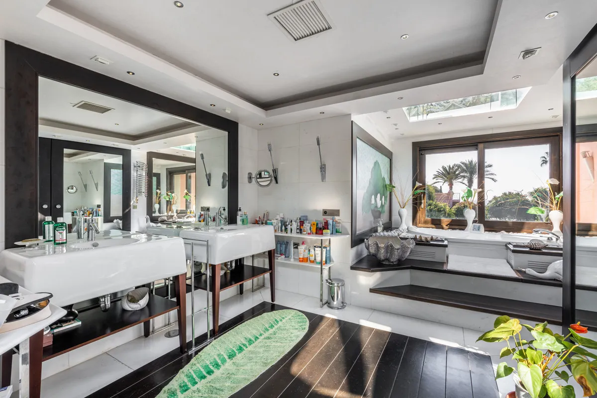 264ca7e8-98a1-439c-9954-273ff55f28a9