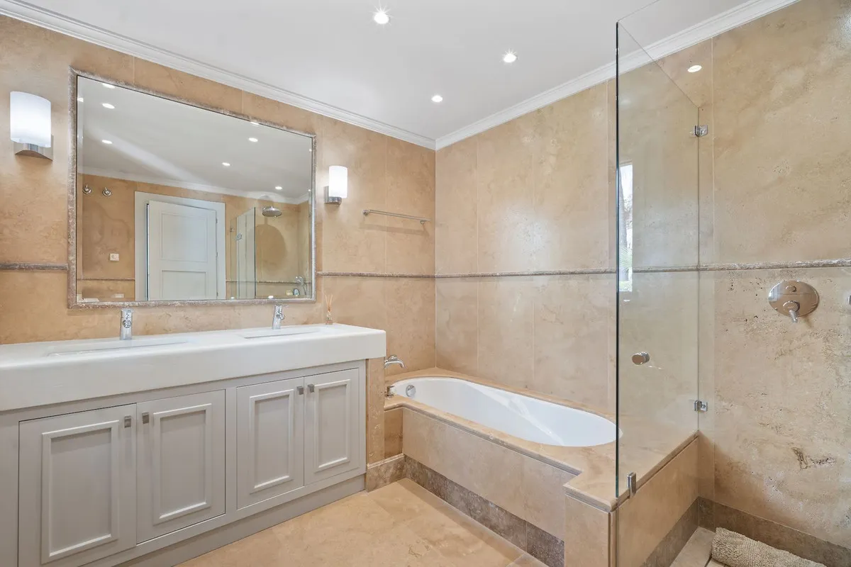 10607710-6c40-4d53-a5cc-8d029474fae2