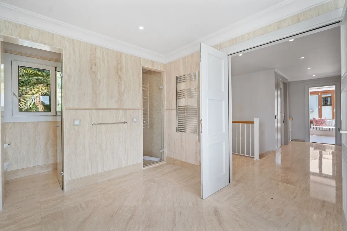 7702c146-1899-4f9a-aca7-3f85cbc6e4c8