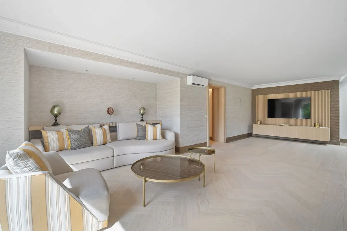 ef27deb3-9aef-4326-92dd-bd12b31bb100