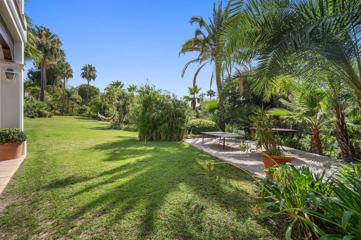 fe3ae633-2e81-4f4d-bd78-99d2371d5e8b