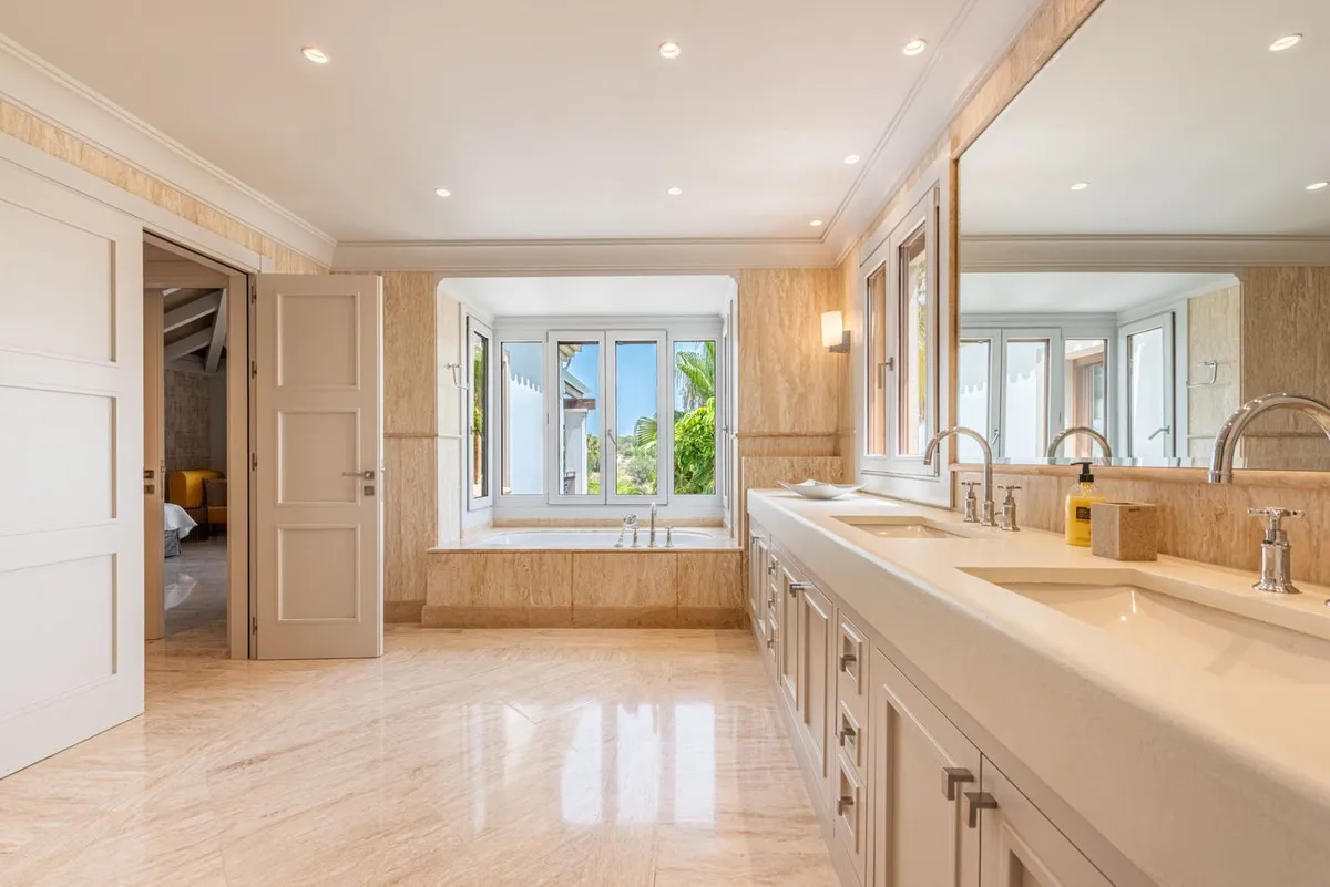 52ab7b23-4c8c-450d-b39b-8e190494ed28