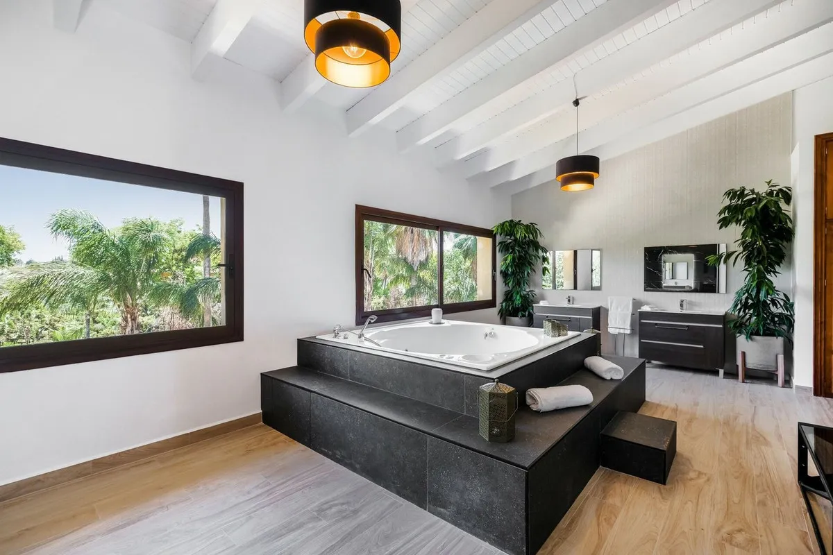 86e86937-0e07-4a93-a486-135b7f0ca87a