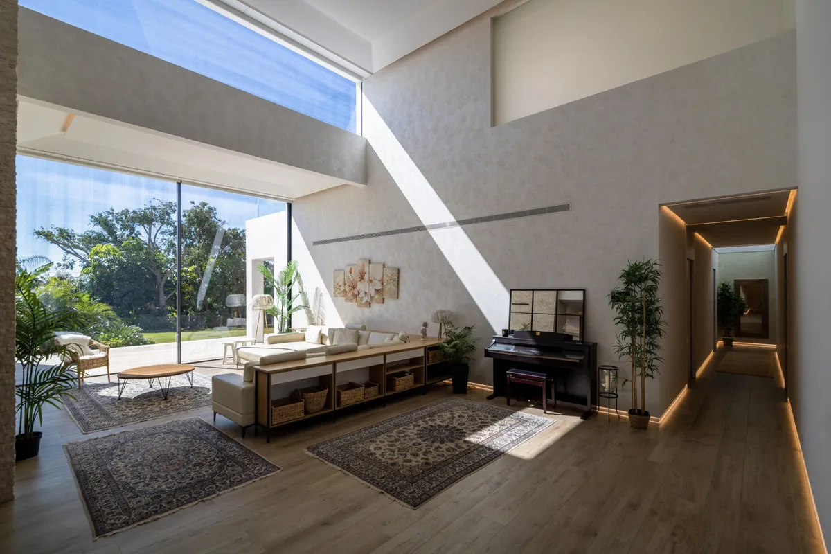 ce5956c9-bcd0-4843-a451-e88087a46876