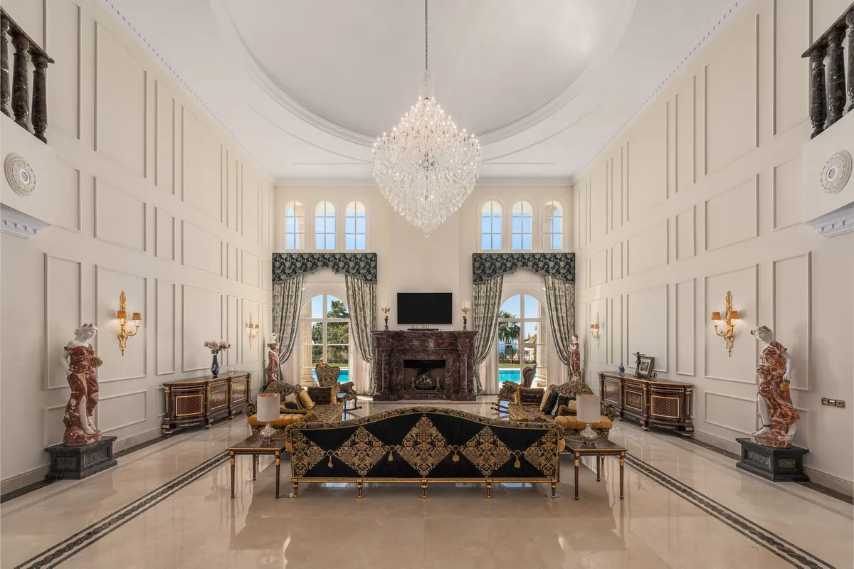 9b597072-4421-4416-b5c7-3ab35111773d