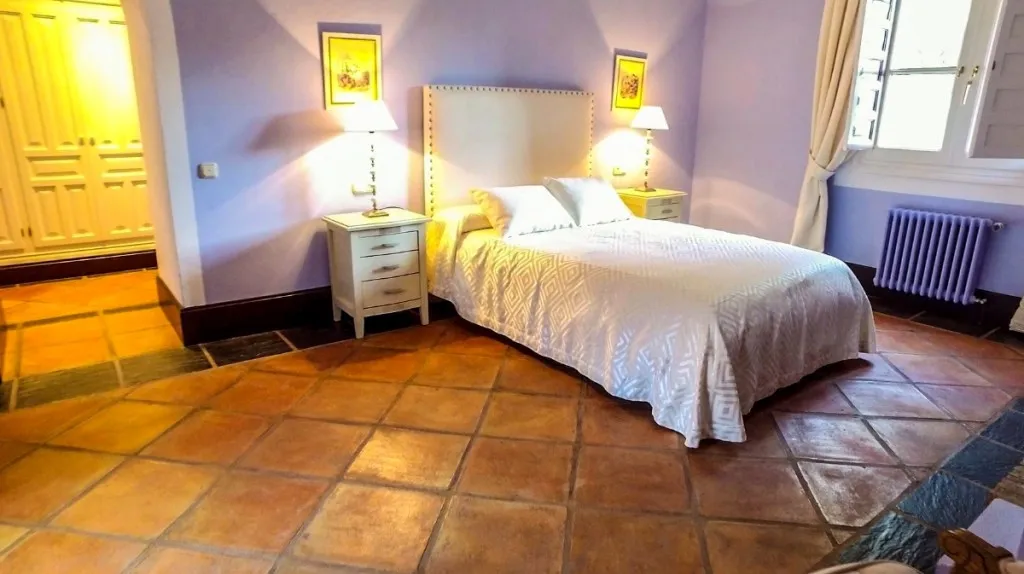 2f8ce2c1-5c03-437a-805a-cb2702def8e0