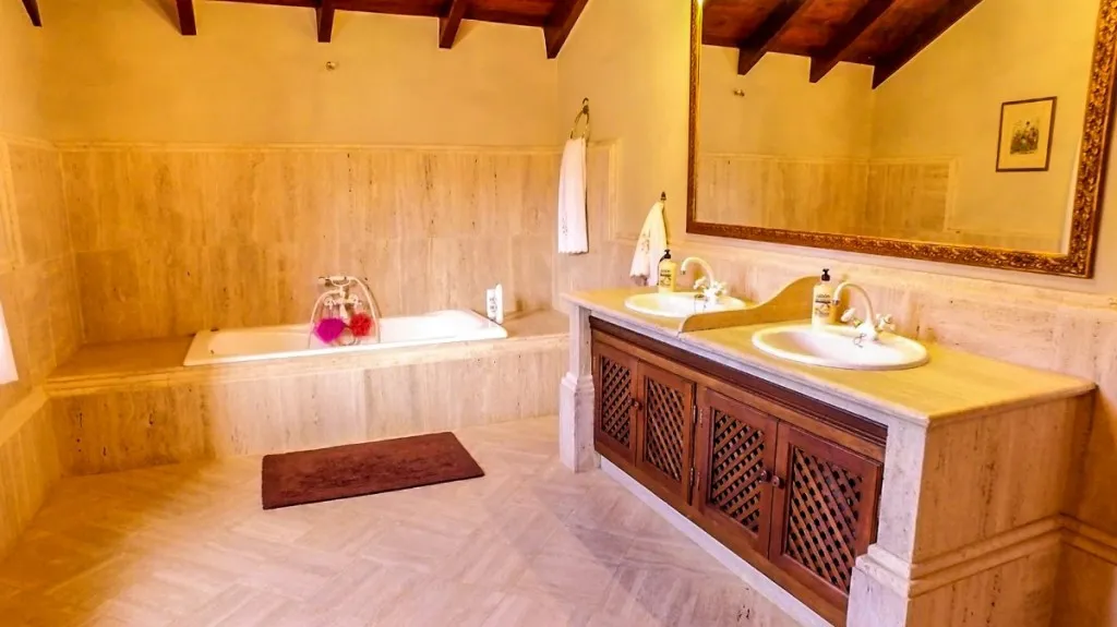 7cb5dc49-d80c-4d46-bfde-9be60d387721