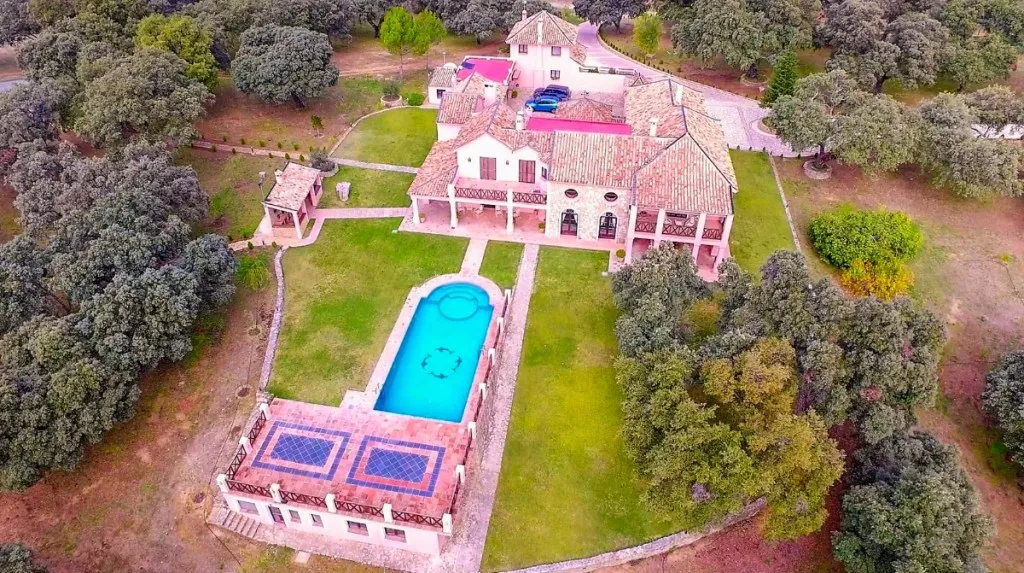 d4979424-6b97-43c6-8c3a-4e59d2537410