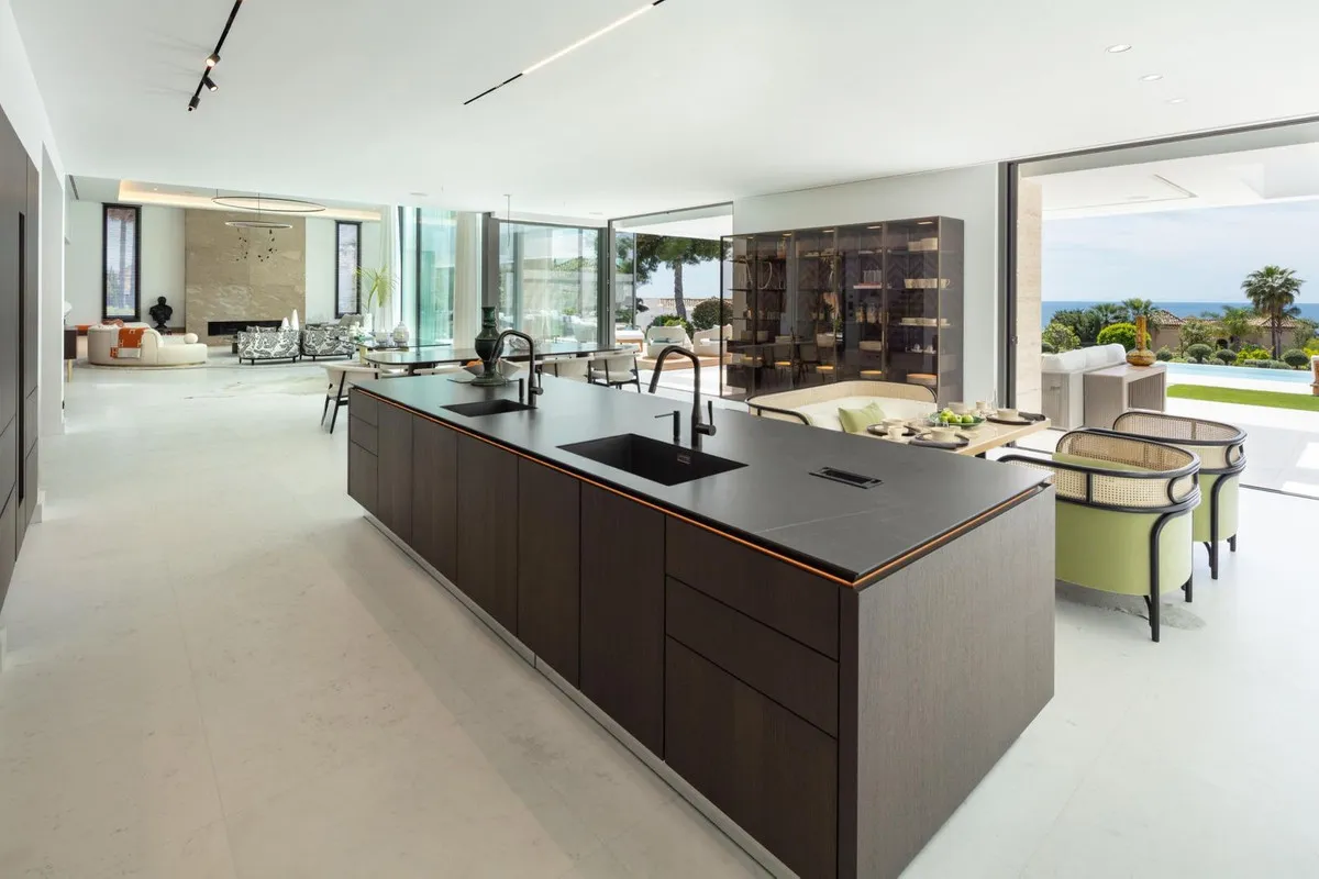 6911af01-f3de-45a0-8707-b5e53f2ae057