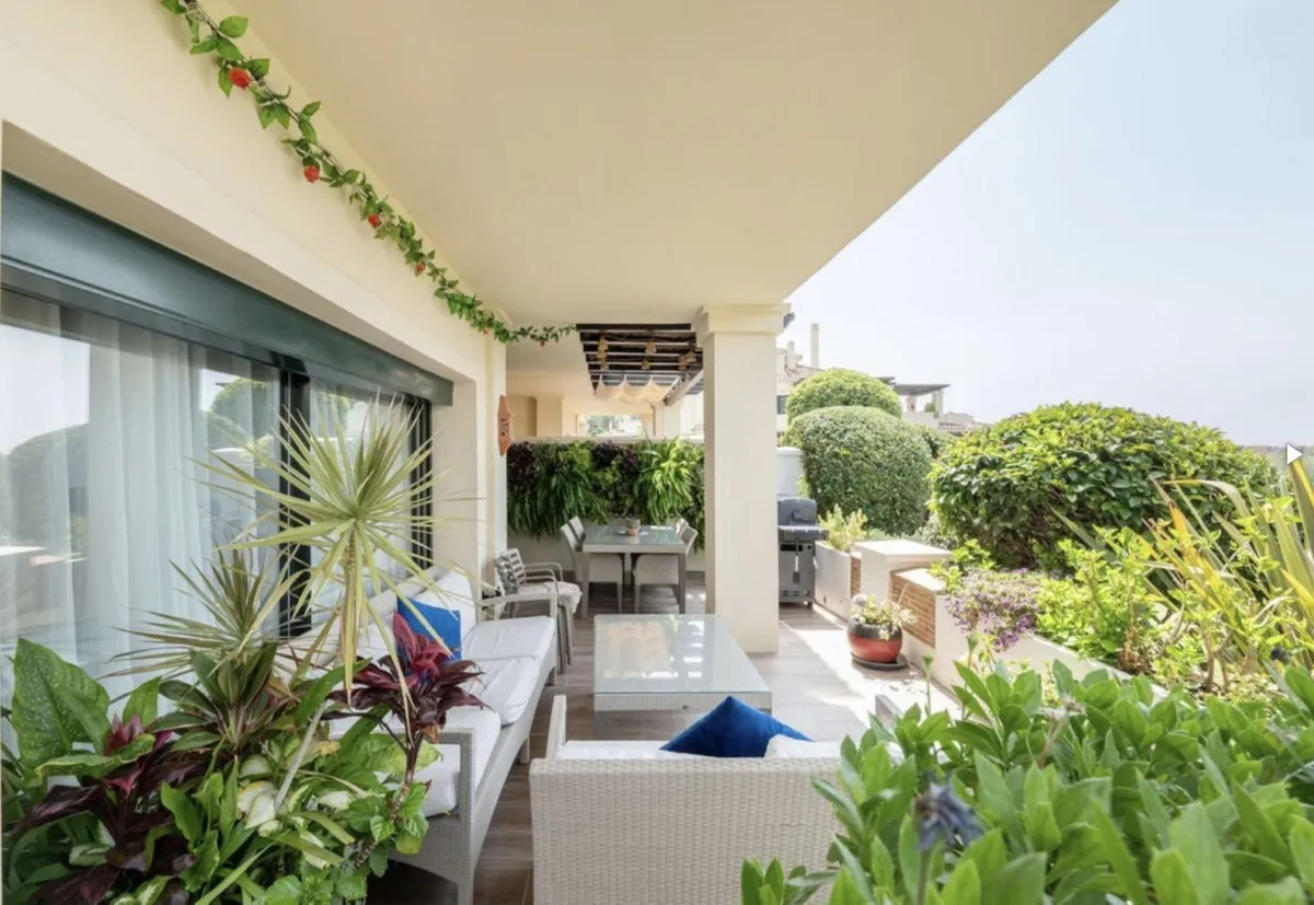 70a8cd1a-0b52-4943-a1b8-be44d919d183