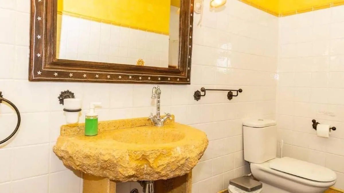 991c9fee-3900-4f66-810f-ad4b32c321db