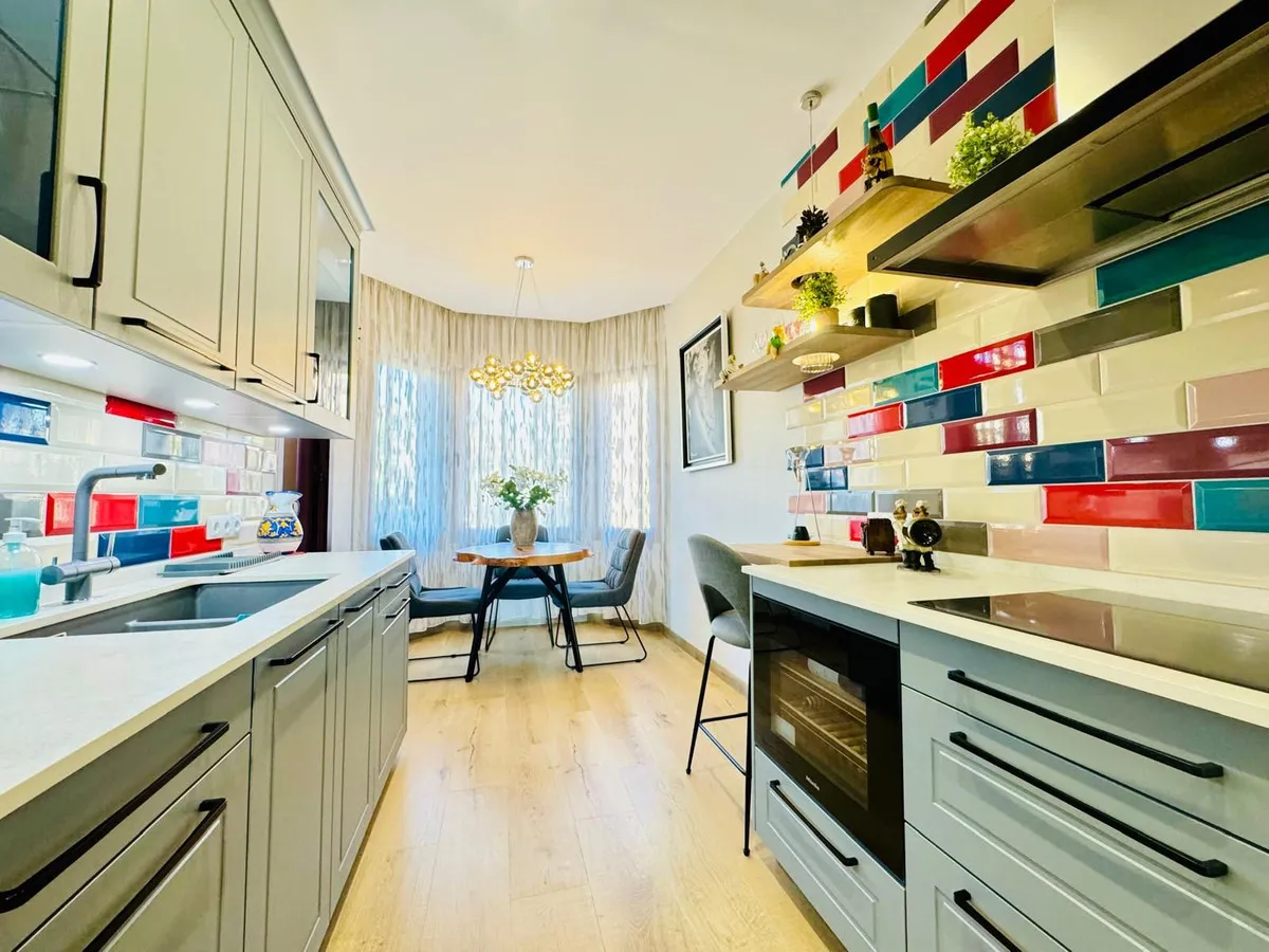 e2252501-7ab2-4cc9-aa44-1e87872d3ada