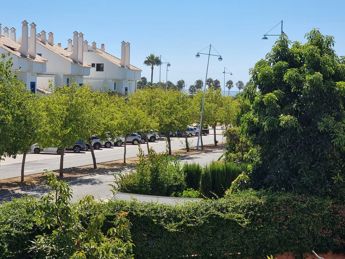 3b836fef-1101-493a-b56f-c365f831dc6f