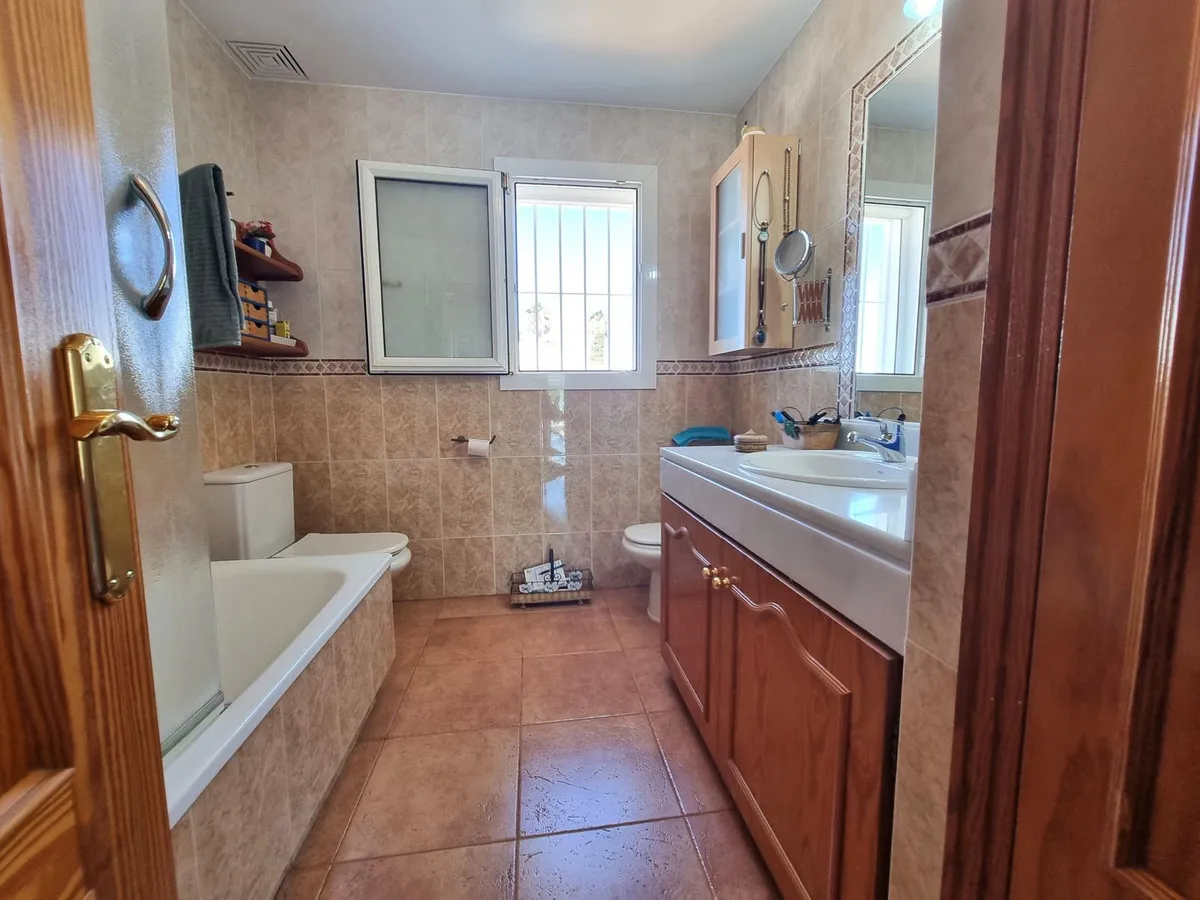 c404fc6b-bc65-419e-bd16-64d3eb89ace7