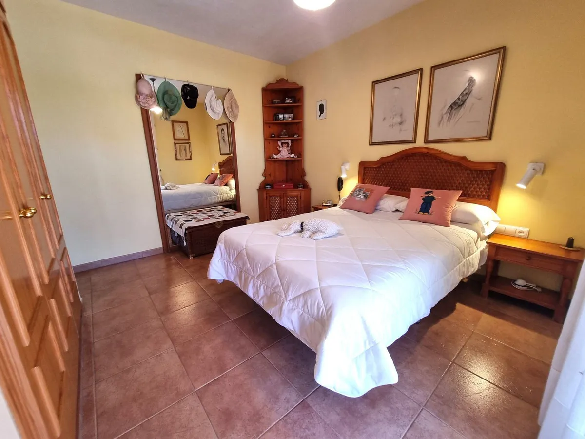 f5f3ec66-8516-4bce-bab8-f7f1c7af2eeb