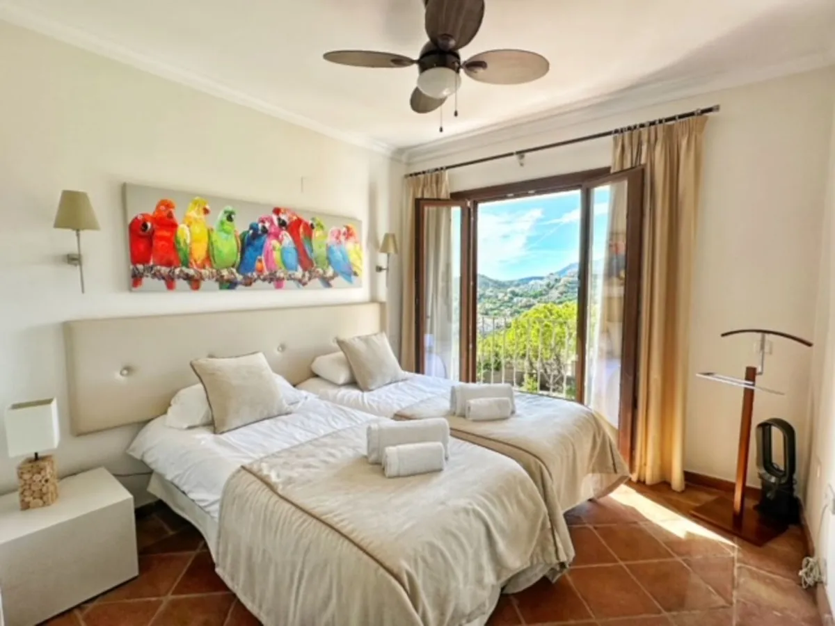 5bb2eea8-a7cc-4294-b118-6fa1f641e13c